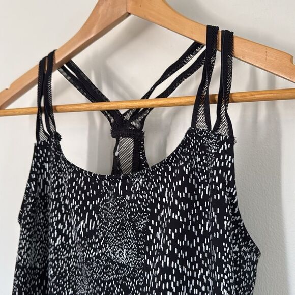Fabletics Peyton Active Tank‎ Black White Strappy Mesh Back Workout Top Small - Picture 4 of 10